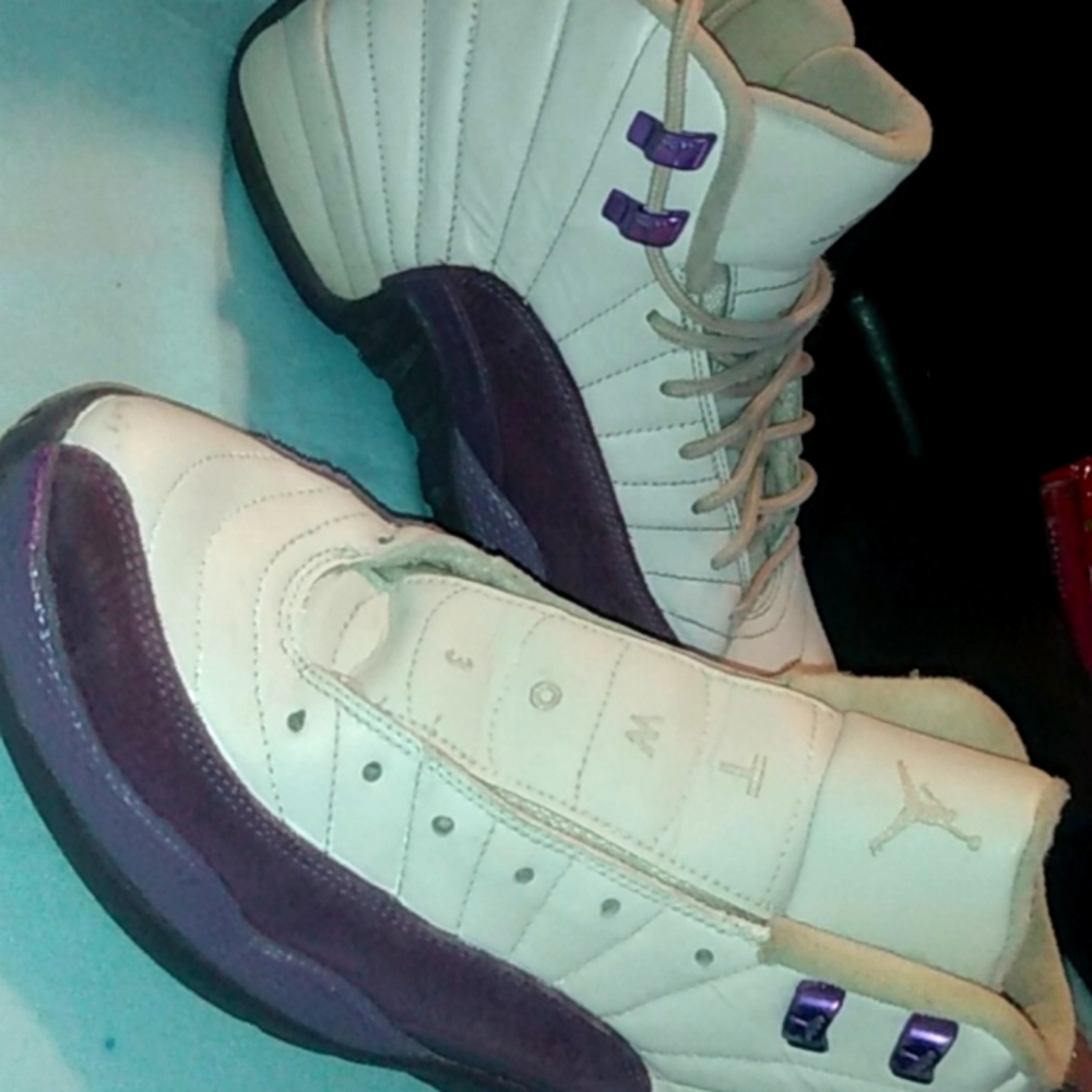 Jordan 12s "retro desert sand- purple" 7y